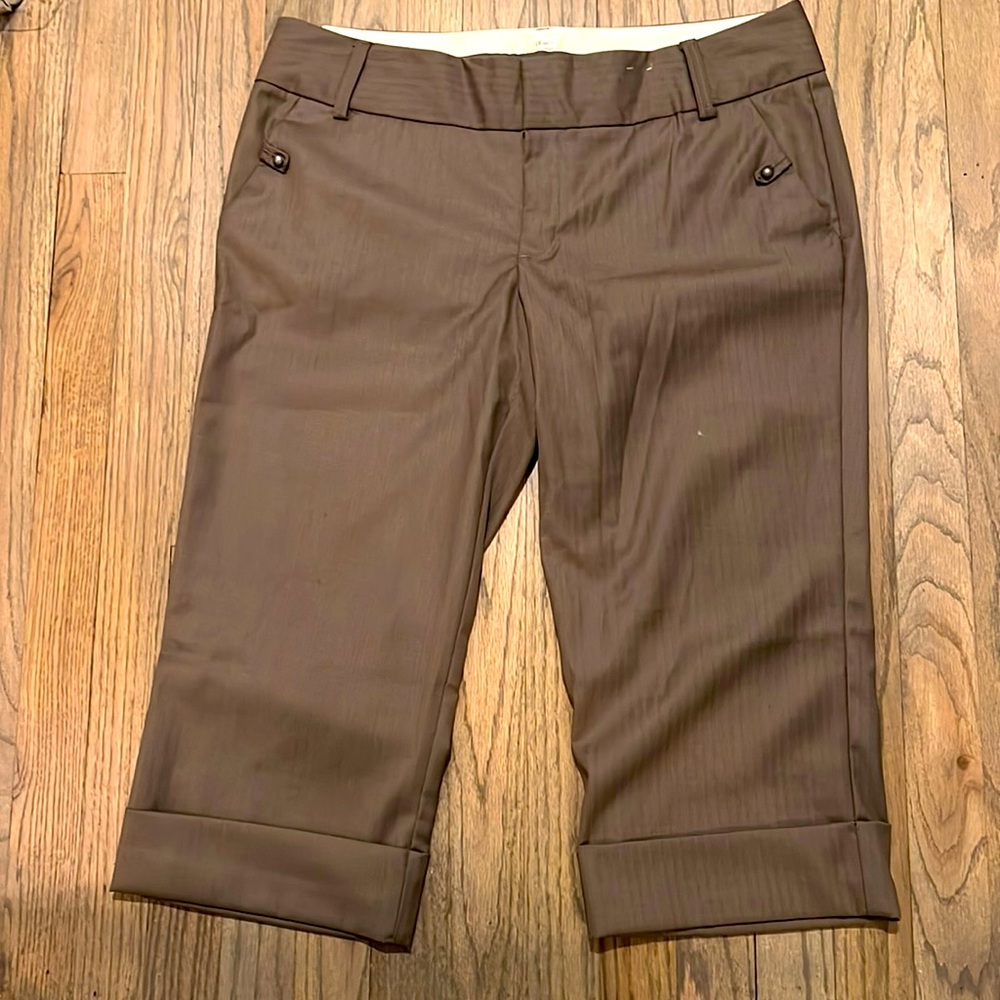 Cropped brown pants